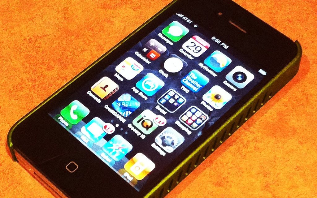 A home screen with the gallery sitting among the messengers that re-encode its pictures.